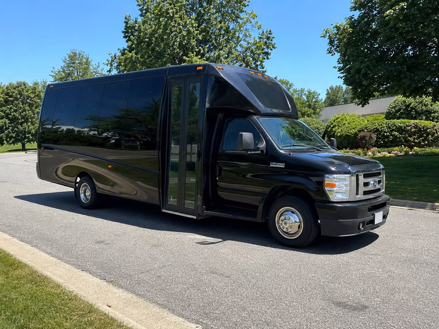 affordable columbus prom party bus prices split across your group